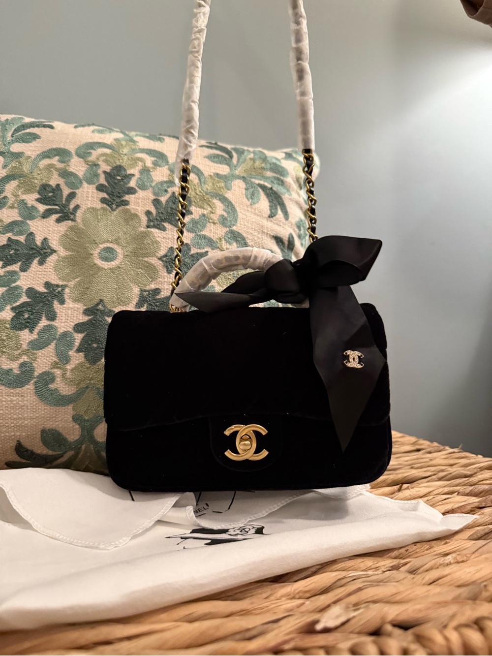 C C Black Quilted Velvet Bow Chain Shoulder Bag with Gold Hardware